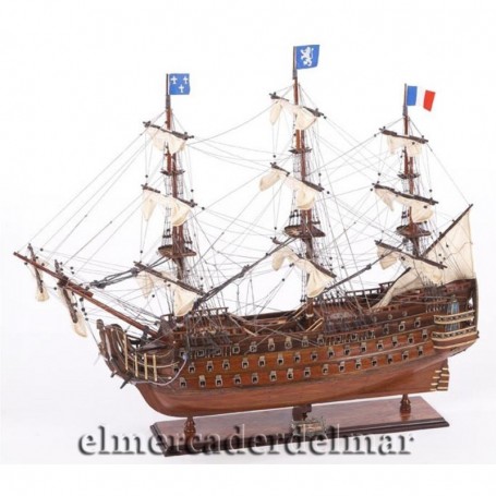 Maqueta de barco en madera del navío Royal Louis