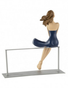 Figura sentada con traje marino 2