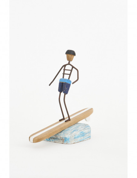 Surfero de madera y metal decorativo