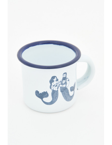  Taza de metal blanca 