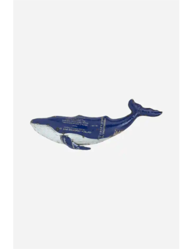ballena en metal reciclado 