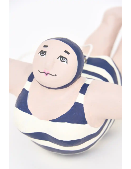  Bañista en papel maché pequeña 