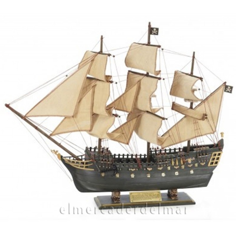 Maqueta de barco pirata galeón