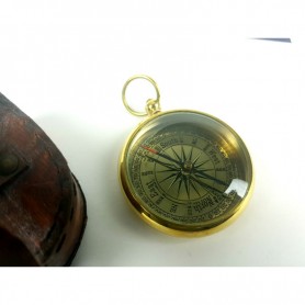 Brújula náutica con inscripción y estuche de cuero  en elmercaderdelmar.com 2