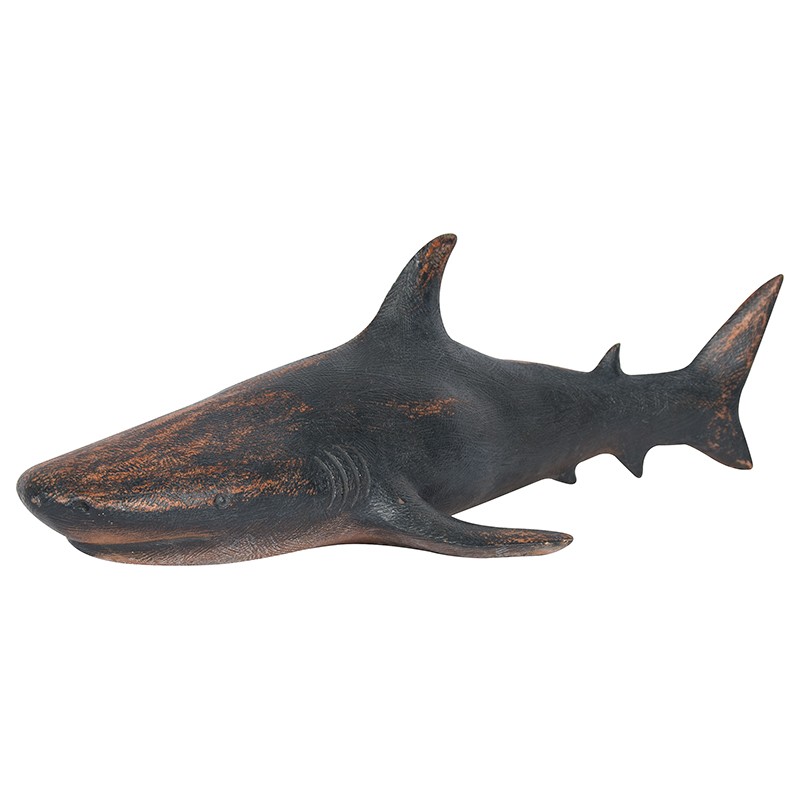 Figura decorativa de tiburón marino tallado en resina que imita a la madera.