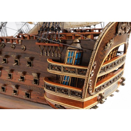 Maqueta de barco en madera del navío Royal Louis