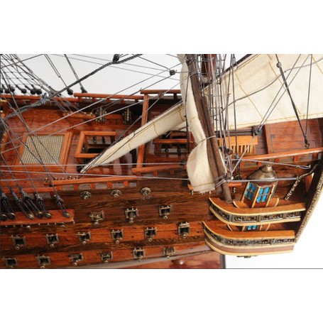 Maqueta del navío de la Marina Real francesa Royal Louis