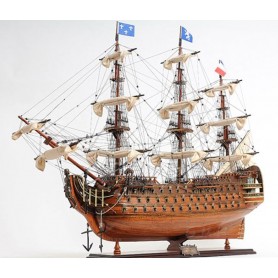Maqueta de barco en madera del navío Royal Louis