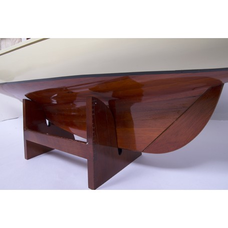 Maqueta del velero Rainbow Copa América