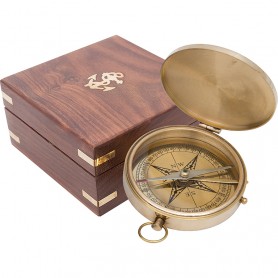 Brújula de latón en estuche de madera