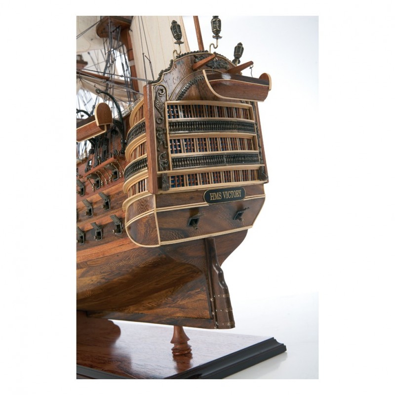 Maqueta de velero galeón HSM Victory