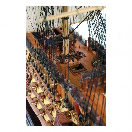 Maqueta de barco del navío ingles HSM Victory