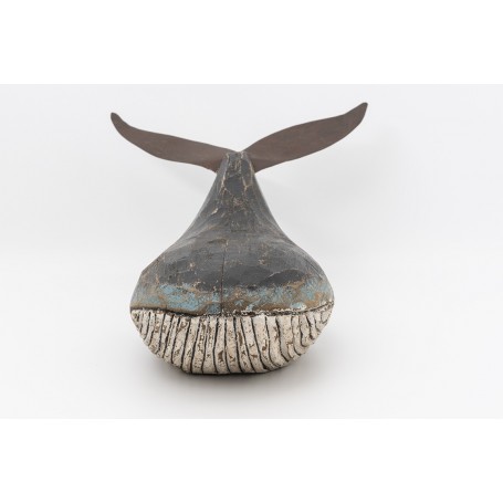 Ballena decorativa de madera