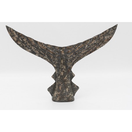 Escultura decorativa cola de atún metal