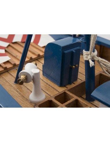 Maqueta de barco atunero del norte