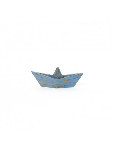 Figura barco de papel tallado en madera